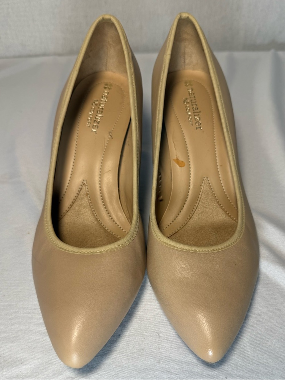 Naturalizer N5 Comfort Beige Leather Pointed-Toe Pumps